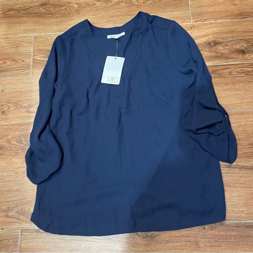 DR2 navy blouse size medium blue nwt